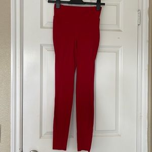Lululemon wunder trains red size 4